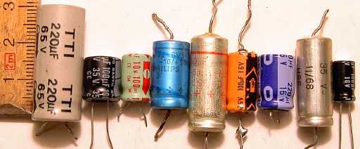 Electrolytic_capacitors_2.jpg